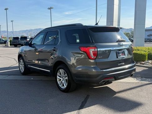 Used 2018 Ford Explorer XLT w/ Equipment Group 202A AWD/4WD image 8