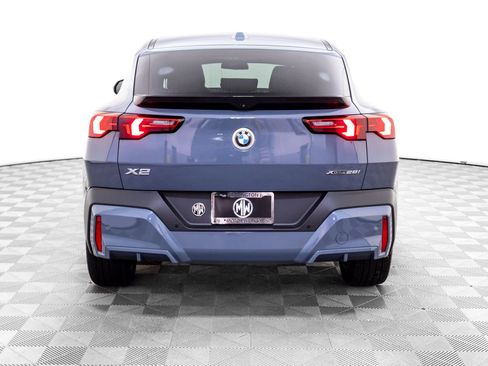 Certified 2025 BMW X2 xDrive28i image 4