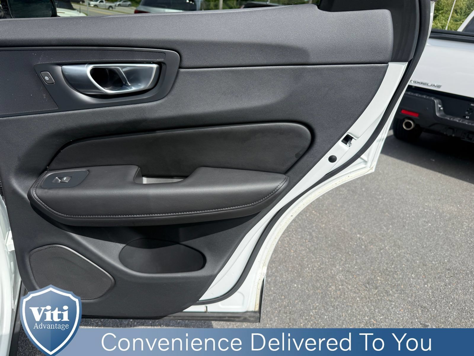 Certified 2024 Volvo XC60 B5 Plus w/ Protection Package Premier AWD/4WD image 25
