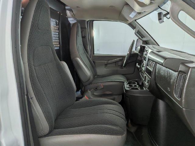Used 2025 Chevrolet Express 2500 w/ Driver Convenience Package RWD image 27