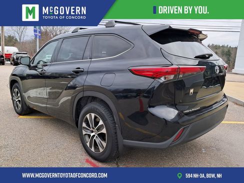 Used 2021 Toyota Highlander XLE image 4