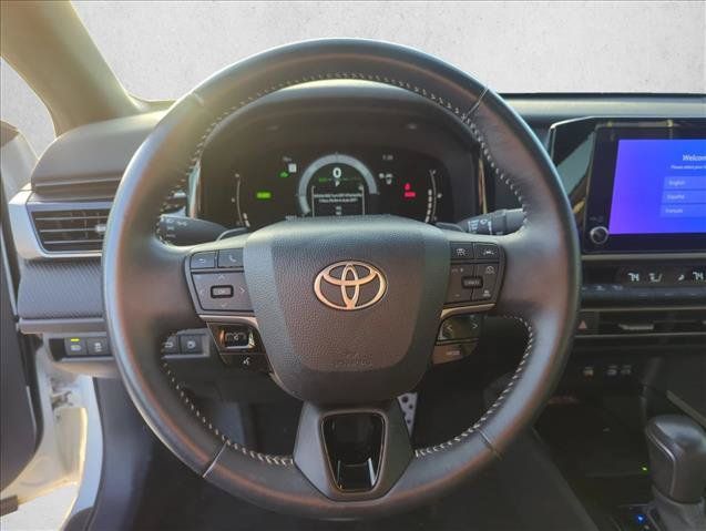 Used 2025 Toyota Camry SE w/ Convenience Package FWD image 12