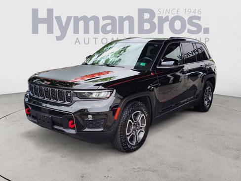 Used 2022 Jeep Grand Cherokee Trailhawk w/ ADV Protech Group II AWD/4WD image 7