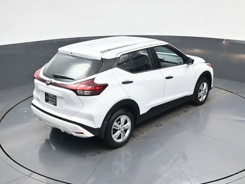 New 2025 Nissan Kicks Play S image 31