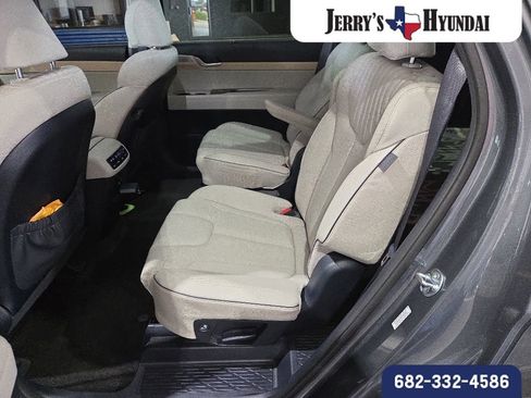 Used 2024 Hyundai Palisade Limited AWD/4WD image 16