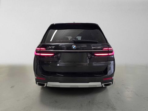 Used 2025 BMW X7 xDrive40i AWD/4WD image 4