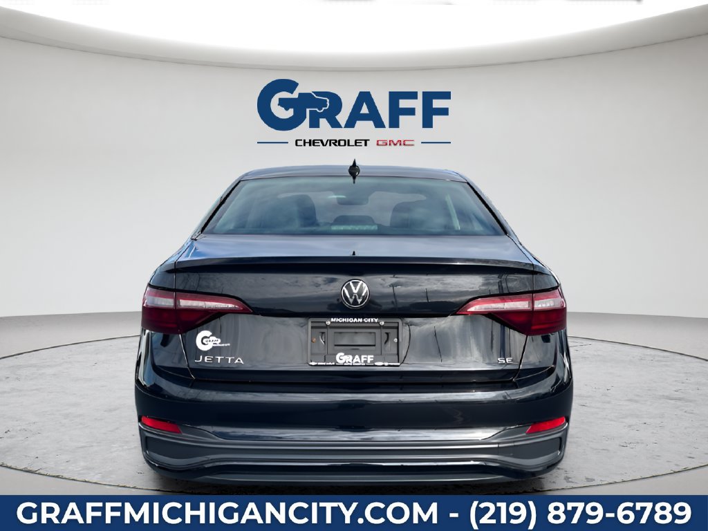 Used 2024 Volkswagen Jetta SE FWD image 4