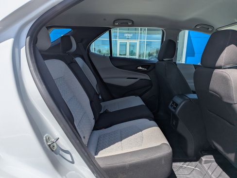 Certified 2022 Chevrolet Equinox LS w/ LPO, Floor Liner Package AWD/4WD image 38