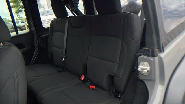 Used 2023 Jeep Wrangler Unlimited Sport AWD/4WD image 20