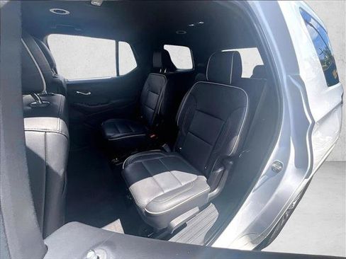 Used 2023 Chevrolet Traverse Premier FWD image 28