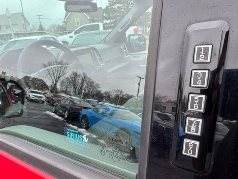 Used 2015 Ford F150 XLT w/ Equipment Group 302A Luxury image 10