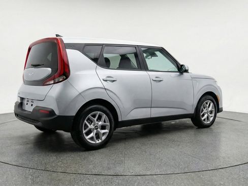 Used 2025 Kia Soul LX w/ LX Technology Package FWD image 9