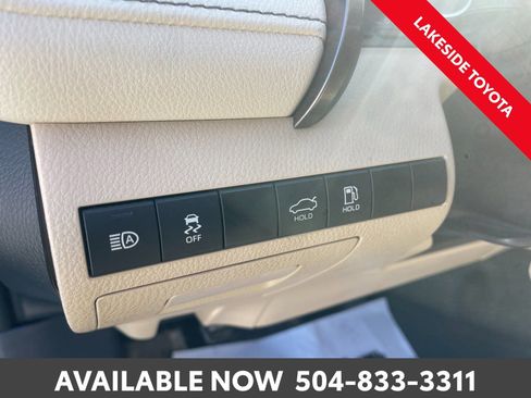 Used 2023 Toyota Camry LE image 27