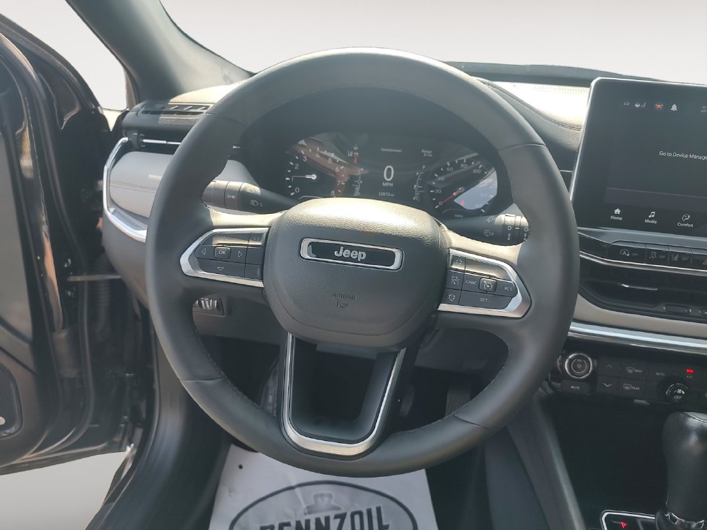 Used 2023 Jeep Compass Limited w/ Sun and Sound Group AWD/4WD image 12