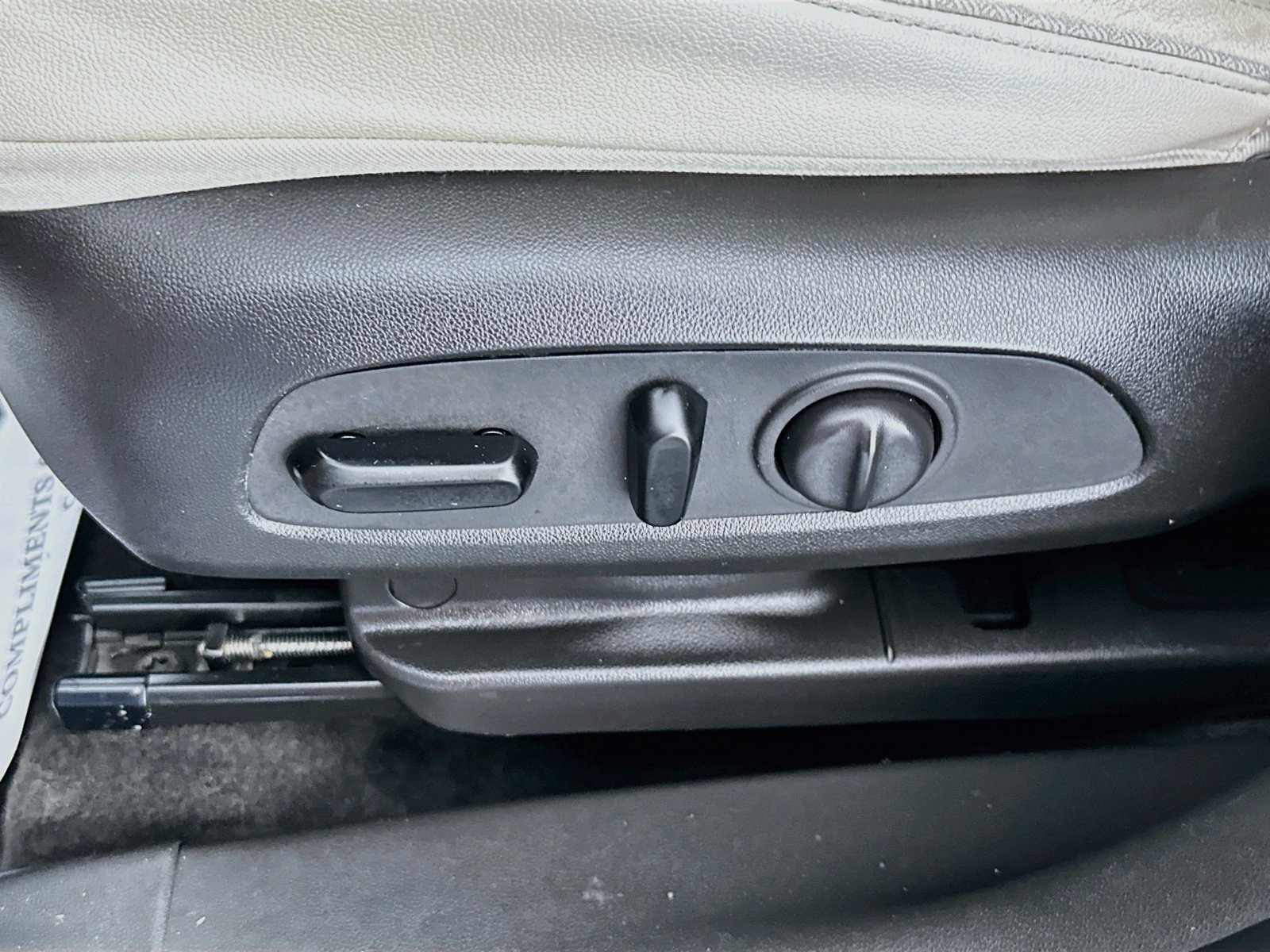 Used 2021 Buick Encore GX Essence AWD/4WD image 18
