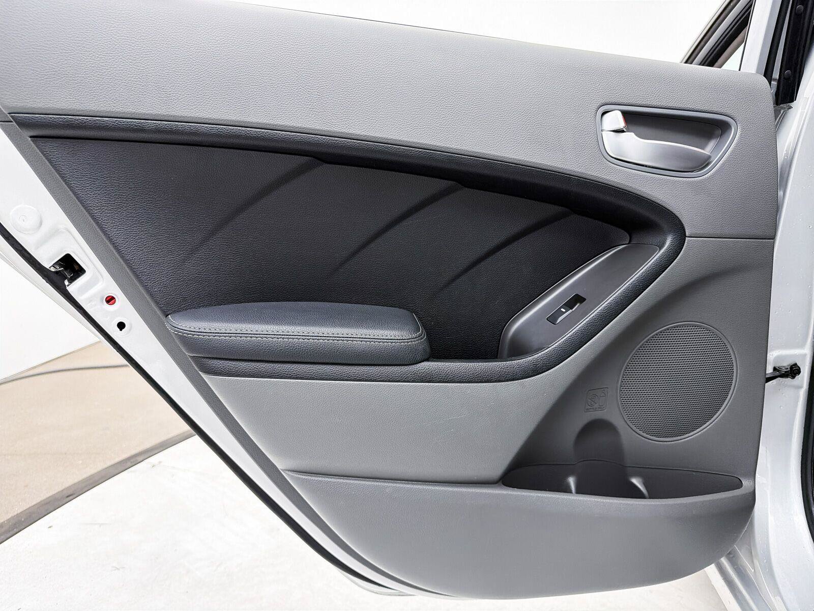 Used 2017 Kia Forte LX FWD image 14