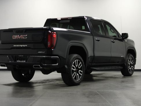 Used 2023 GMC Sierra 1500 AT4 w/ AT4 Premium Package AWD/4WD image 4