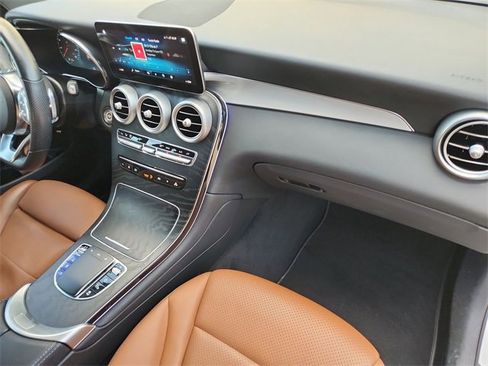 Used 2022 Mercedes-Benz GLC 300 image 27