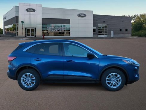 Used 2022 Ford Escape SE w/ Cold Weather Package image 12