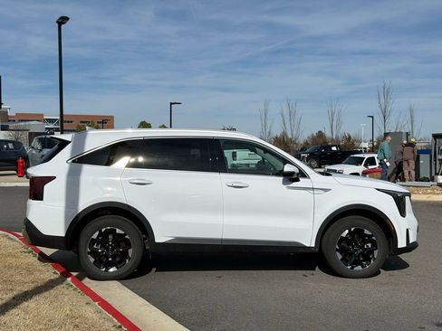 New 2026 Kia Sorento S AWD/4WD image 9