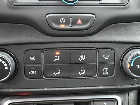 Used 2024 GMC Terrain SLE image 22