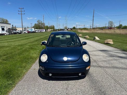 Used 2004 Volkswagen Beetle GLS FWD image 2