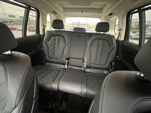 Used 2023 BMW X7 xDrive40i w/ Premium Package image 16