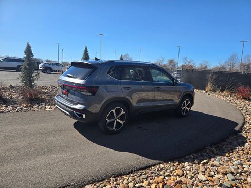 New 2026 Volkswagen Taos SEL AWD/4WD image 5