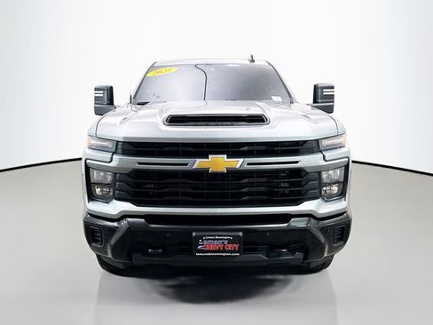 Used 2025 Chevrolet Silverado 2500 Custom w/ Custom Value Package AWD/4WD image 2