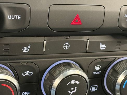 Used 2022 RAM 1500 Big Horn AWD/4WD image 26