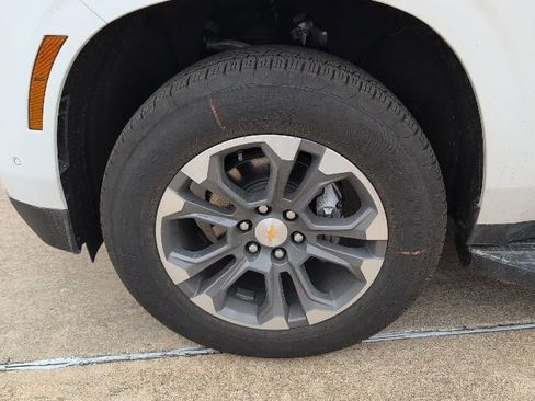 New 2026 Chevrolet Tahoe LS image 3