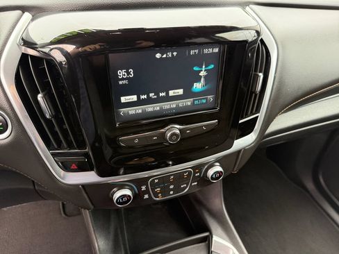 Used 2019 Chevrolet Traverse LS FWD image 17