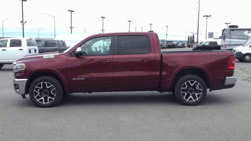 Used 2025 RAM 1500 Laramie AWD/4WD image 5