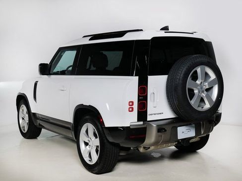 Used 2025 Land Rover Defender 90 X-Dynamic SE AWD/4WD image 31