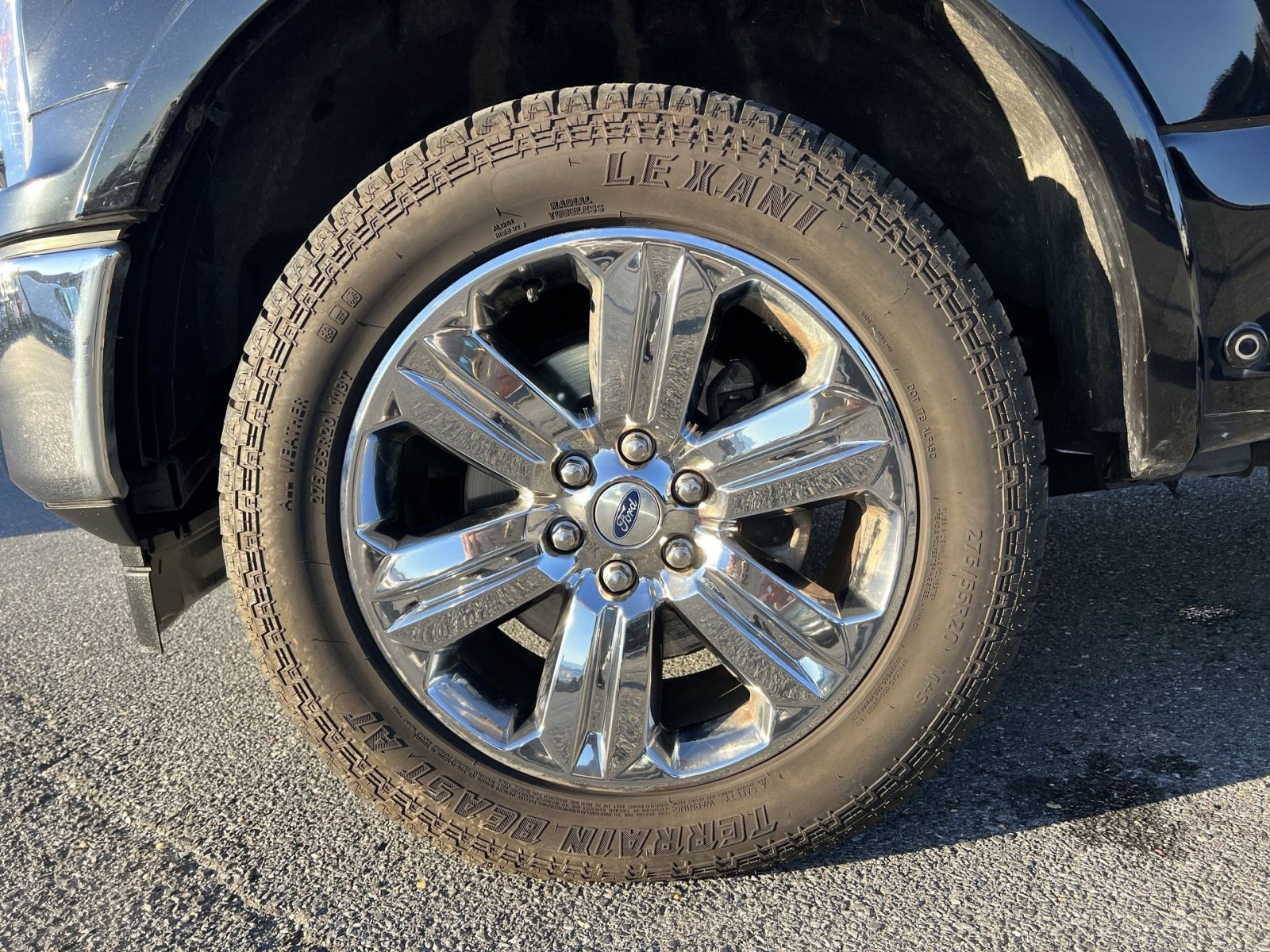 Used 2019 Ford F150 Lariat w/ Equipment Group 502A Luxury AWD/4WD image 12