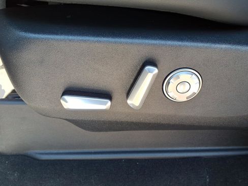 Used 2025 Lincoln Navigator Reserve w/ Jet Appearance Package image 8