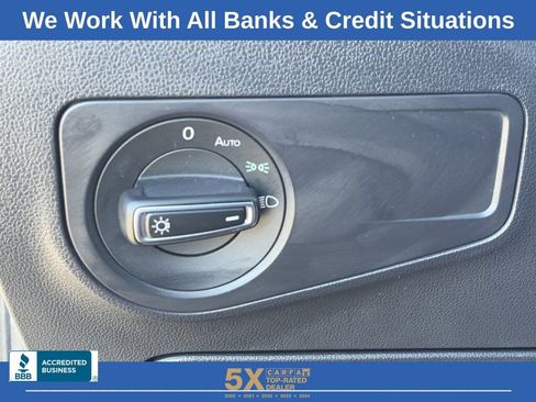 Used 2024 Volkswagen Tiguan SE image 25