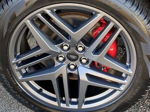 Used 2025 Ford Explorer ST image 27