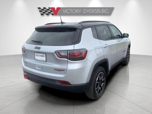 Used 2025 Jeep Compass Trailhawk w/ Trailhawk Elite Group image 8