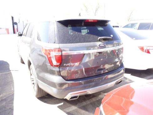 Used 2017 Ford Explorer Platinum AWD/4WD image 4