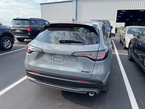 Used 2025 Honda HR-V Sport image 4