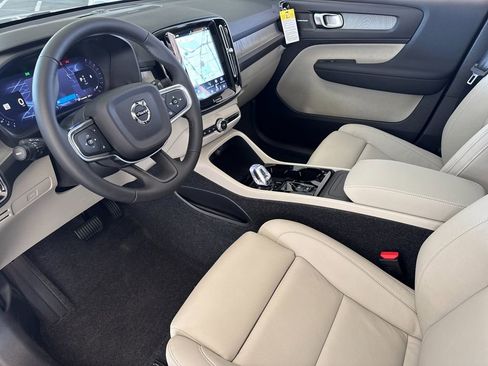 New 2026 Volvo XC40 B5 Ultra image 9