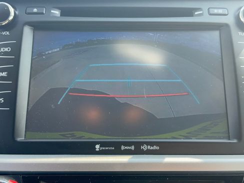 Used 2017 Toyota Highlander XLE FWD image 24