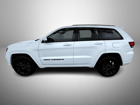 Certified 2022 Jeep Grand Cherokee Laredo X AWD/4WD image 8