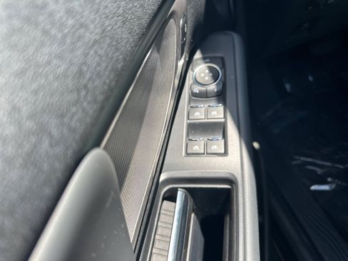 Used 2025 Ford Expedition Active AWD/4WD image 28