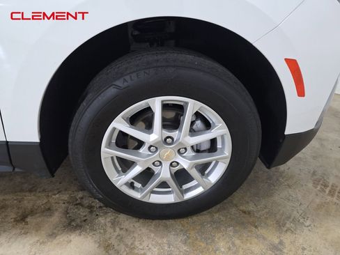 Used 2023 Chevrolet Equinox LT w/ Driver Convenience Package image 32