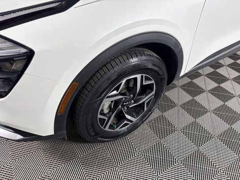 Used 2023 Kia Sportage LX image 10