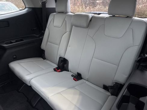 New 2025 Kia Telluride S image 18