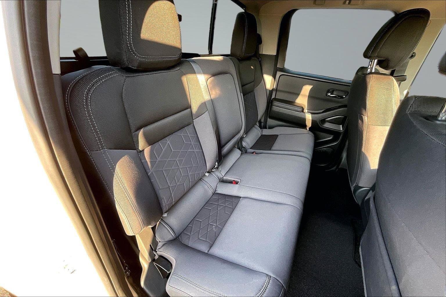Certified 2025 Nissan Frontier SV RWD image 27