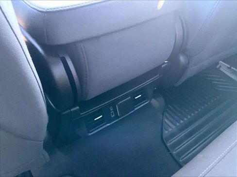 Used 2023 Chevrolet Silverado 1500 LT image 28